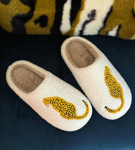 Sitting so Cool Cheetah Lounge Slippers